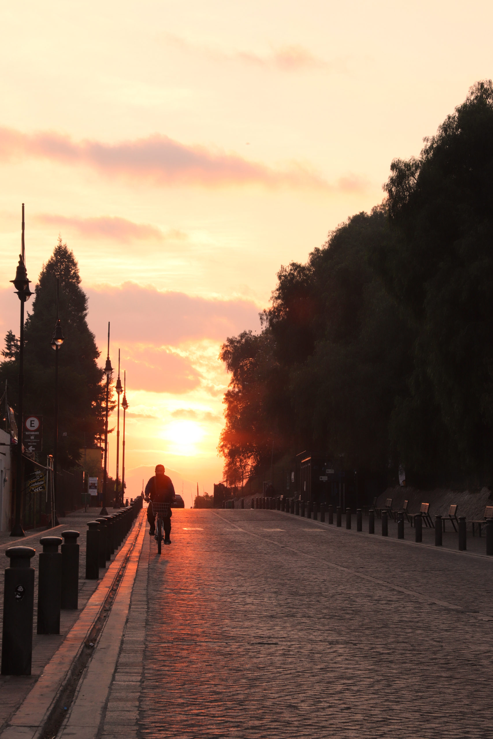 Hermoso  amanecer en  céntrico corredor de Cholula Puebla.