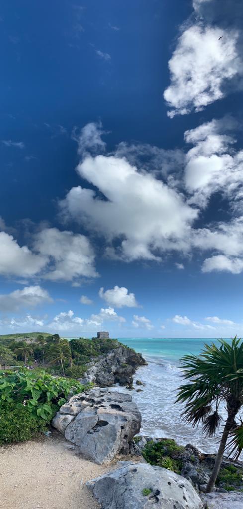 Tulum donde el cielo acaricia las suaves olas