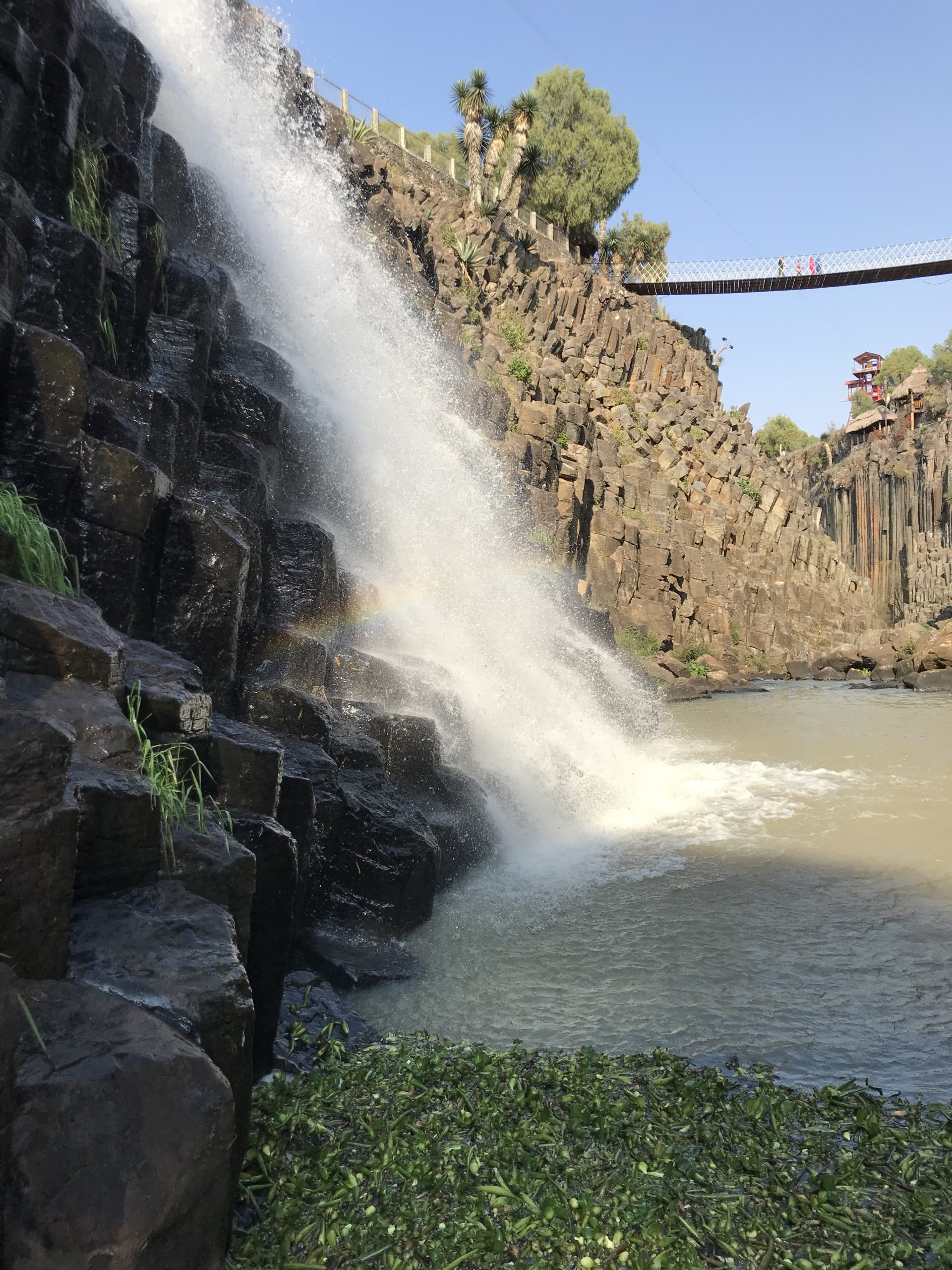 Arcoiris en la cascada