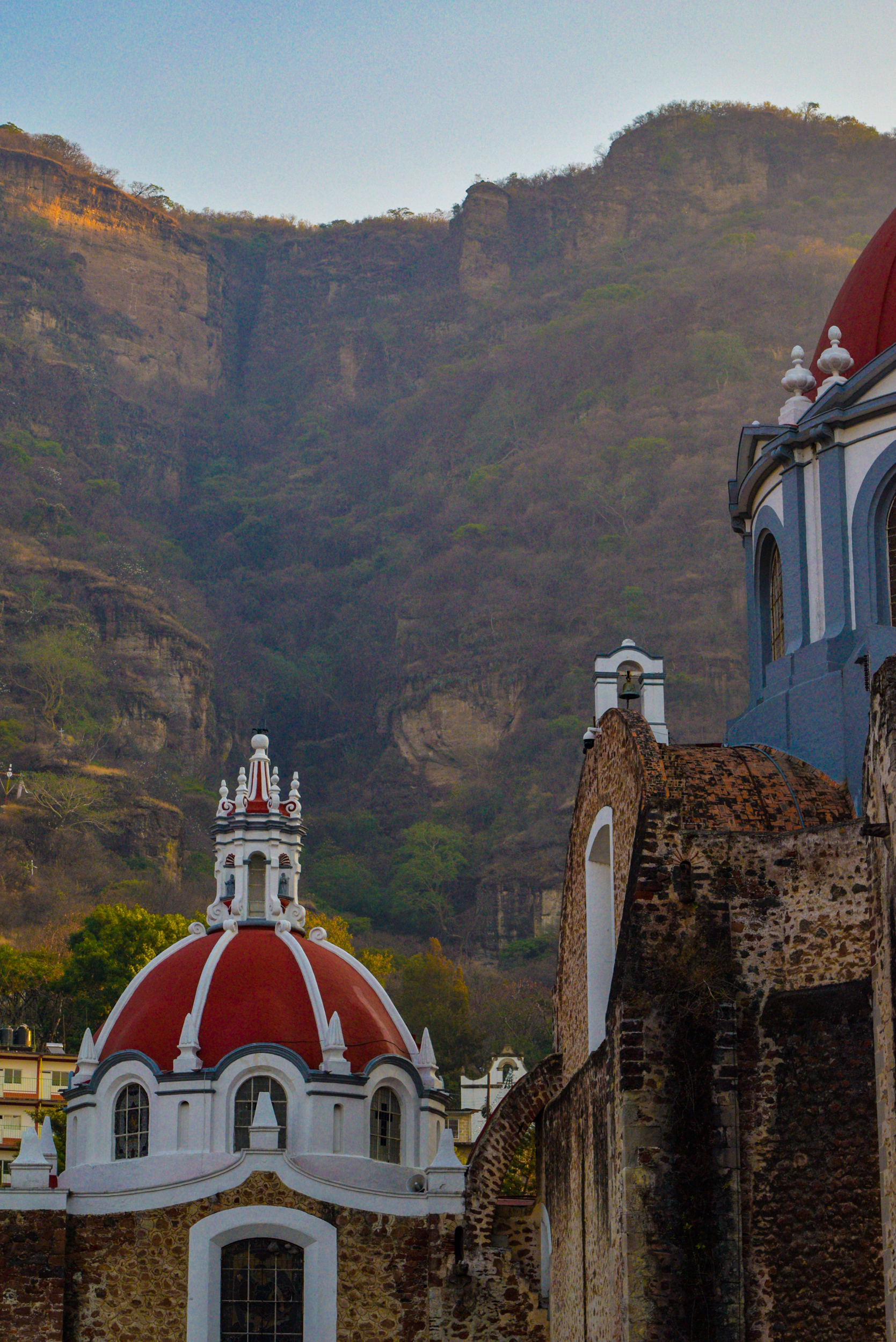 Entre cerros y montañas.