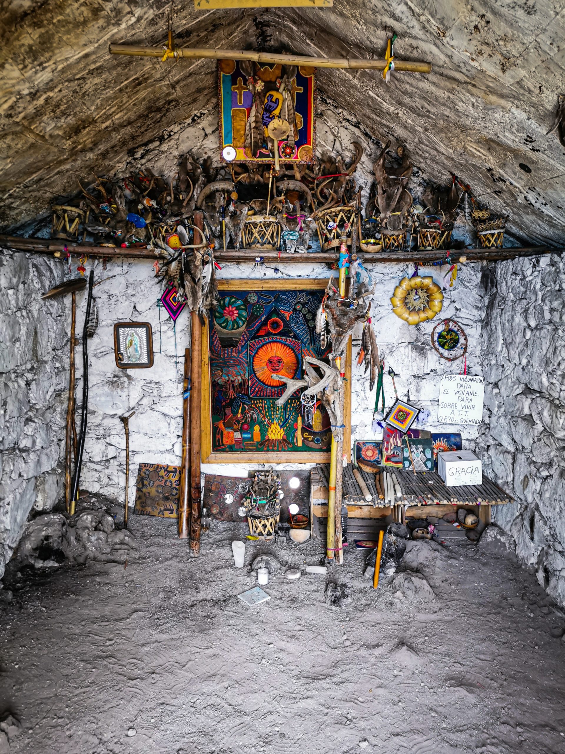 SANTUARIO AL DIOS HIKURI”VENADO AZUL”