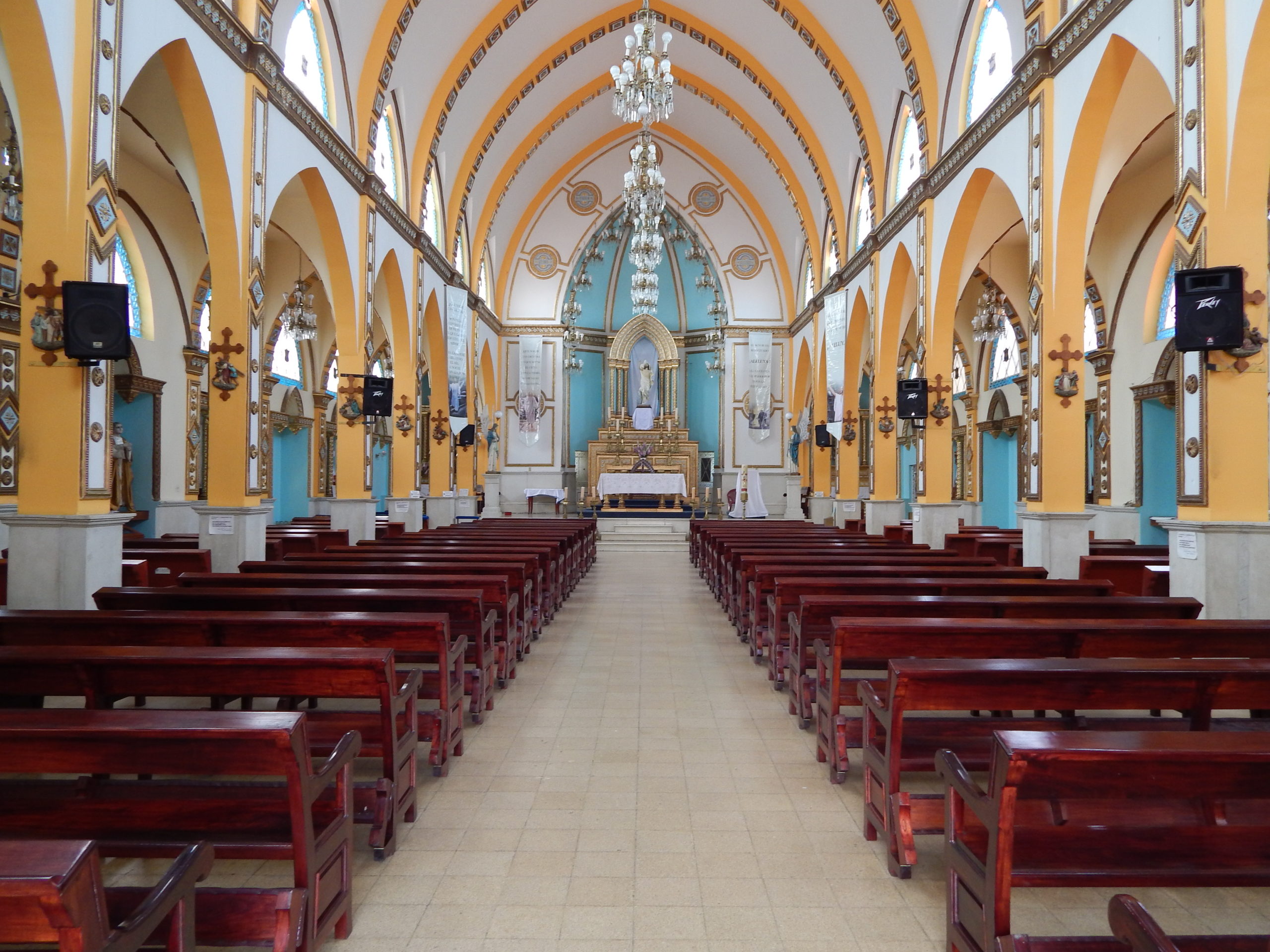 Interior de la Iglesia de Fátima en Coatepec, Ver., Pueblo Mágico