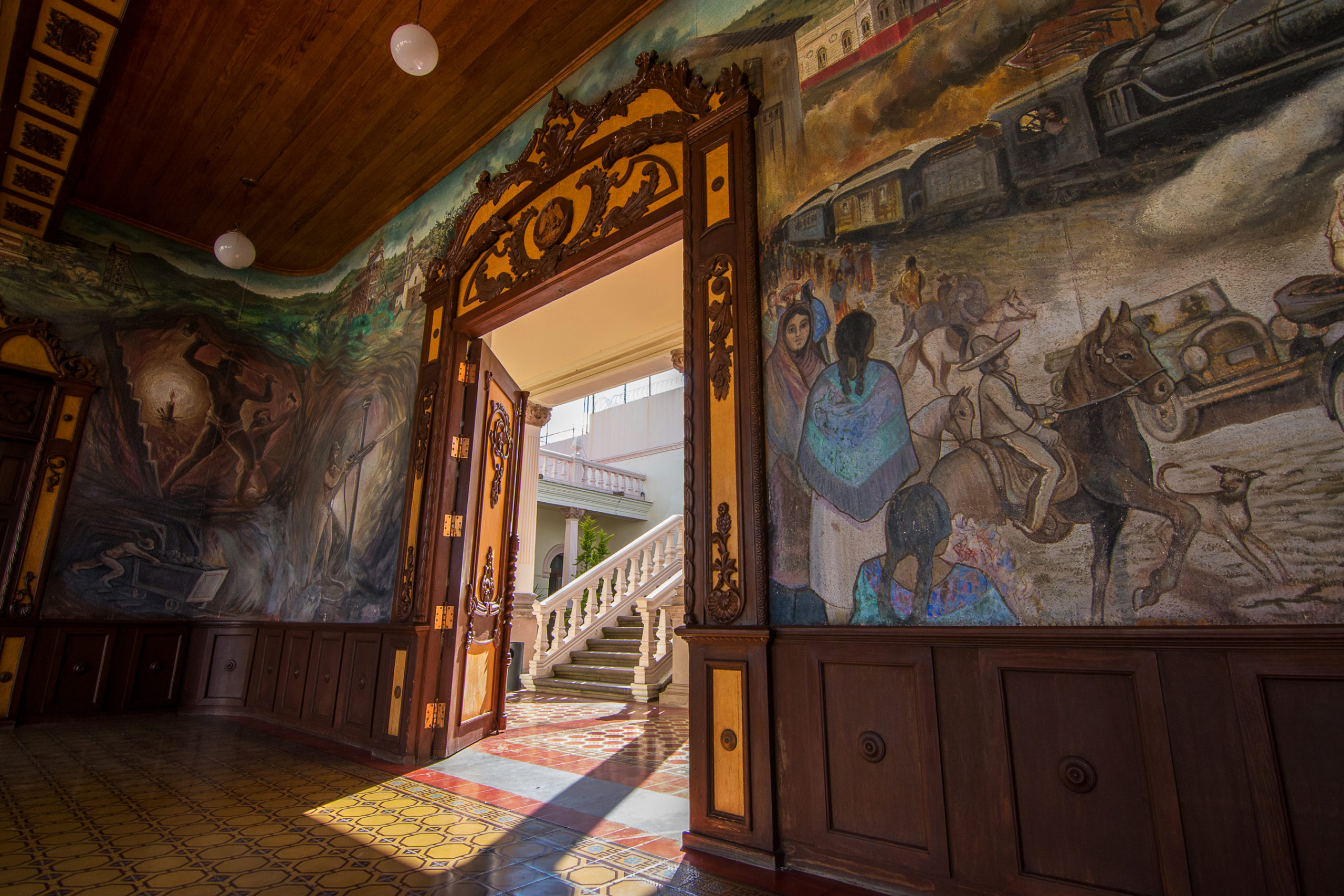 Los murales del Palacio francés