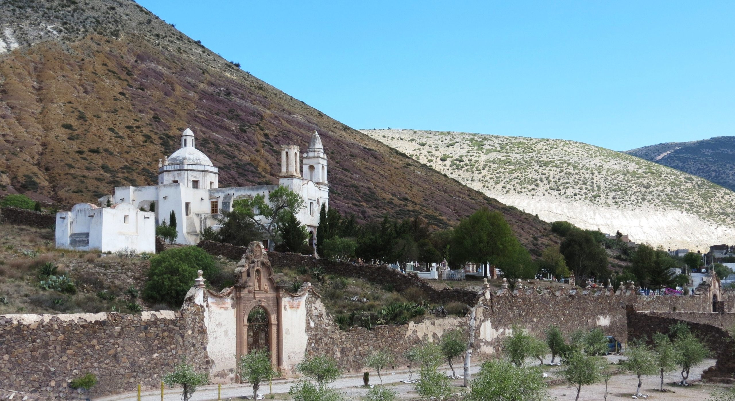 iglesia en la montaña