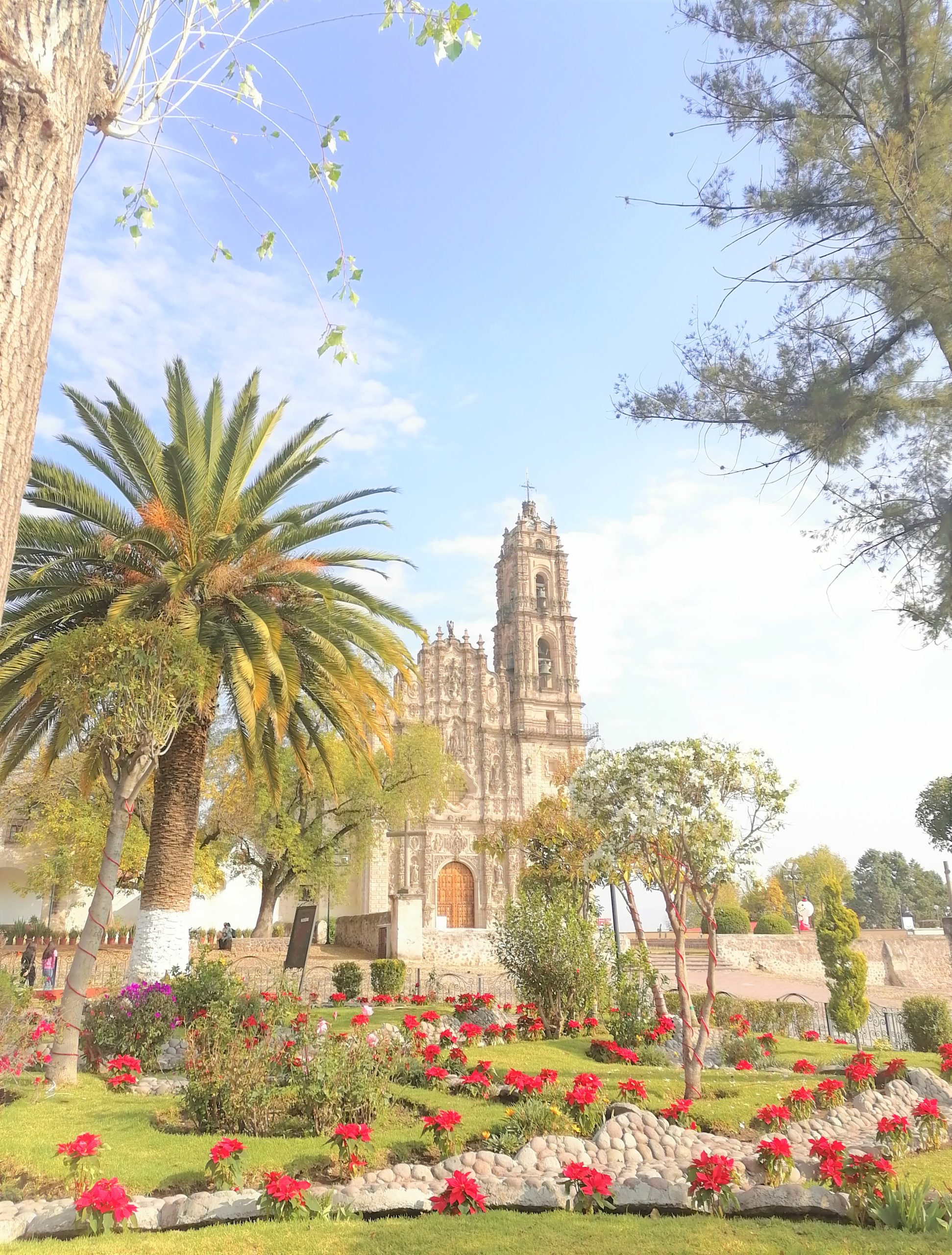 Templo de San Francisco Javier en Tepotzotlán vista jardín