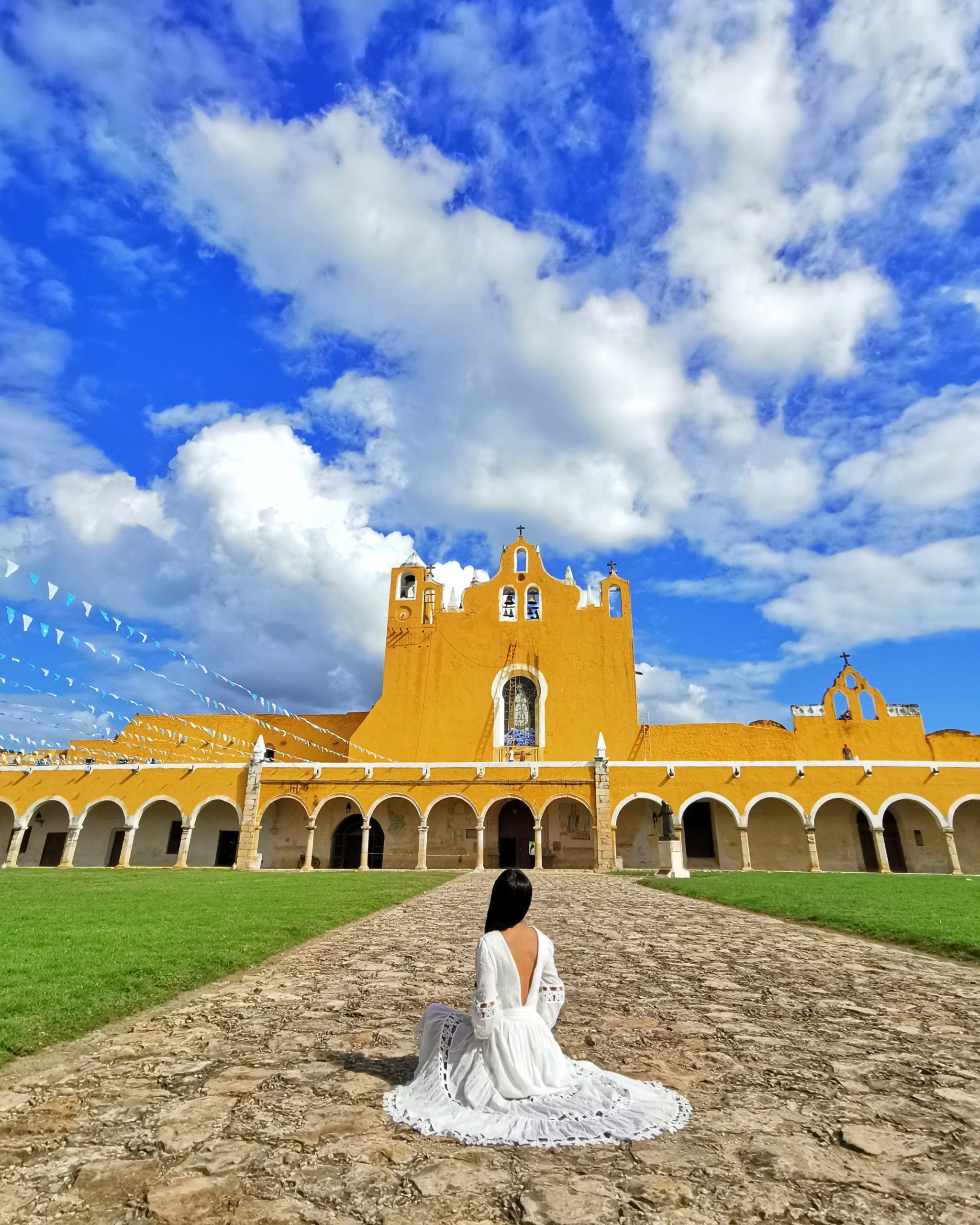 Mujer de blanco, Izamal