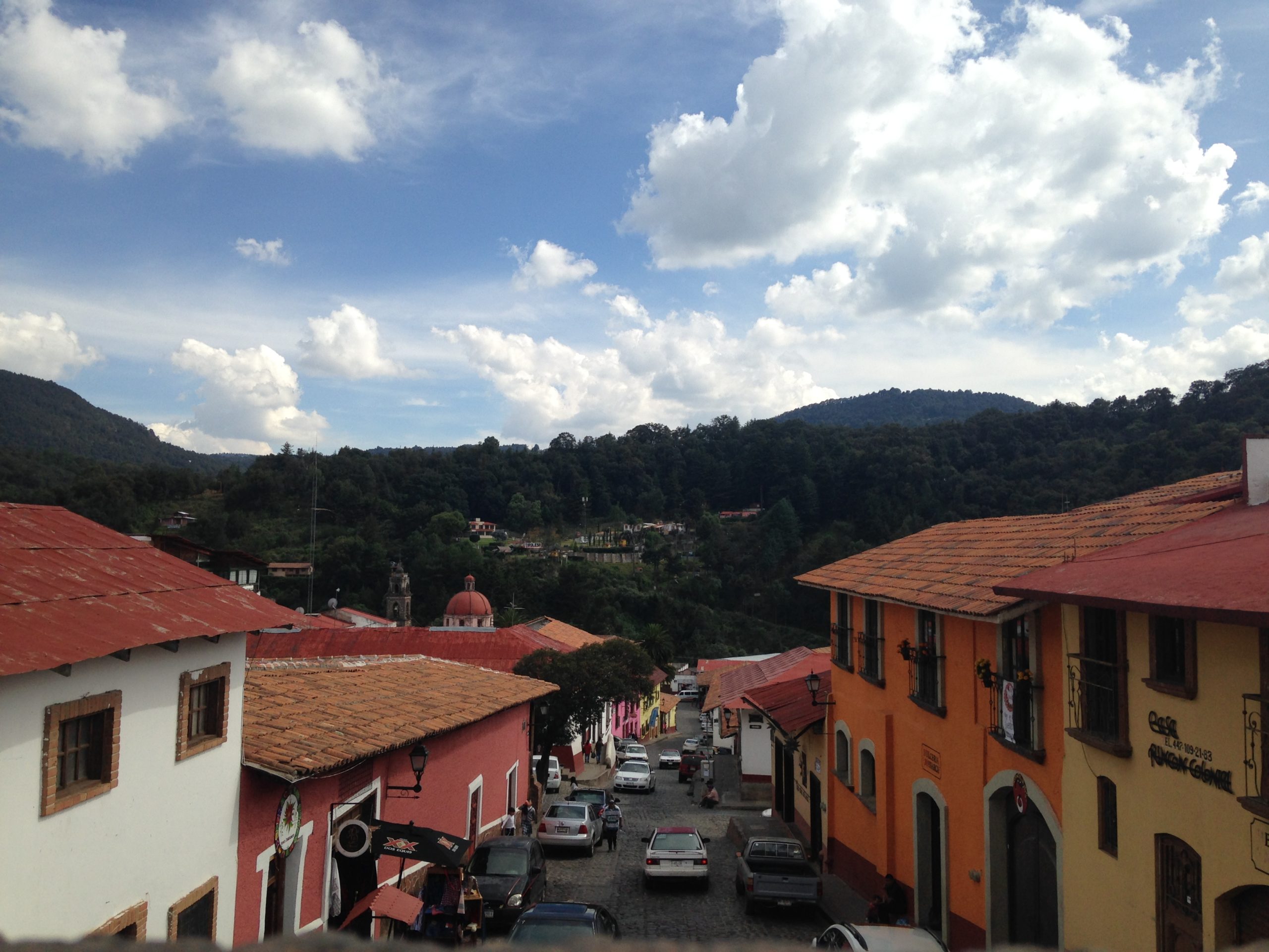 BAJO EL CIELO MICHOACANO