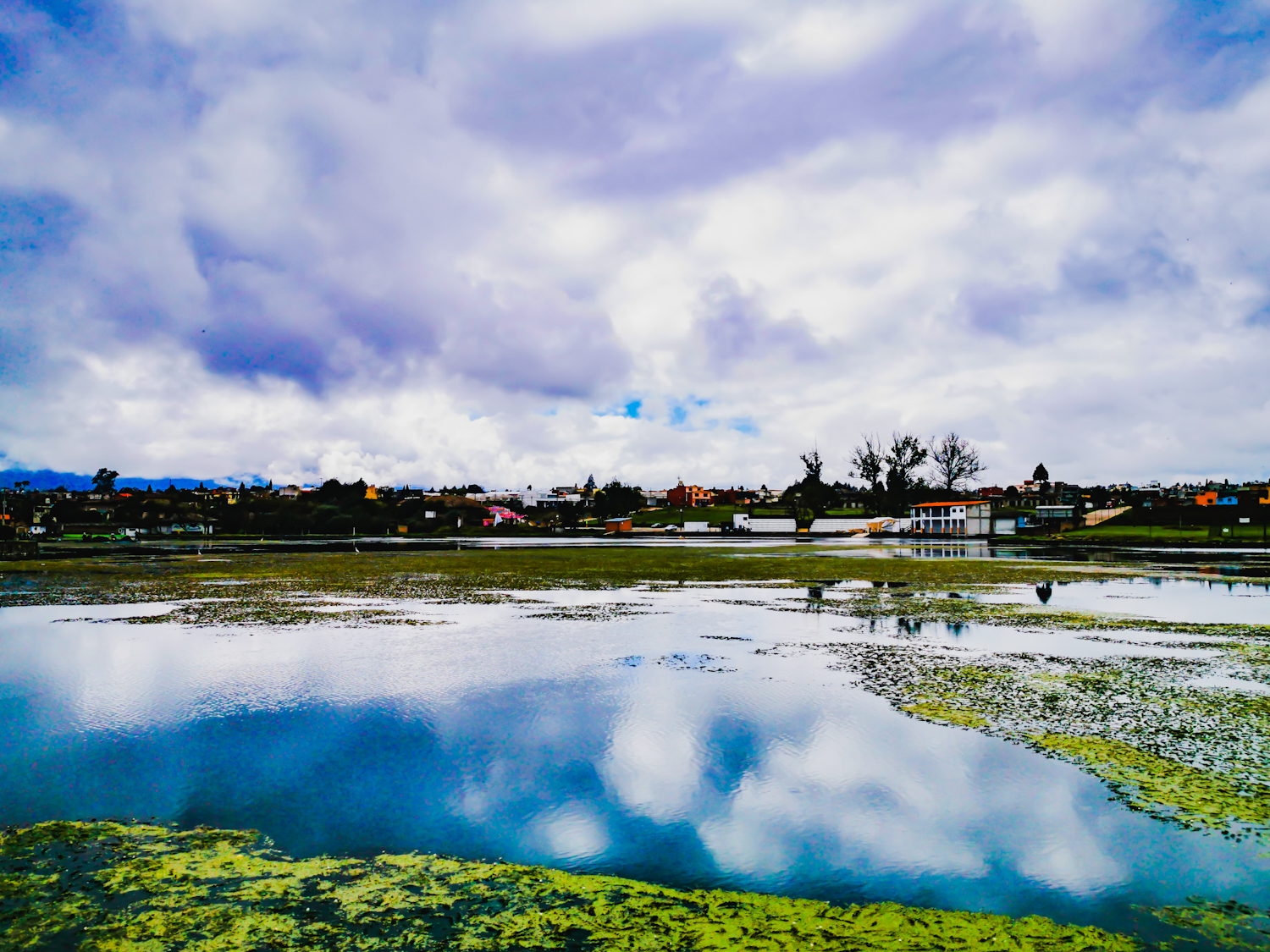 Espejo sobre nubes