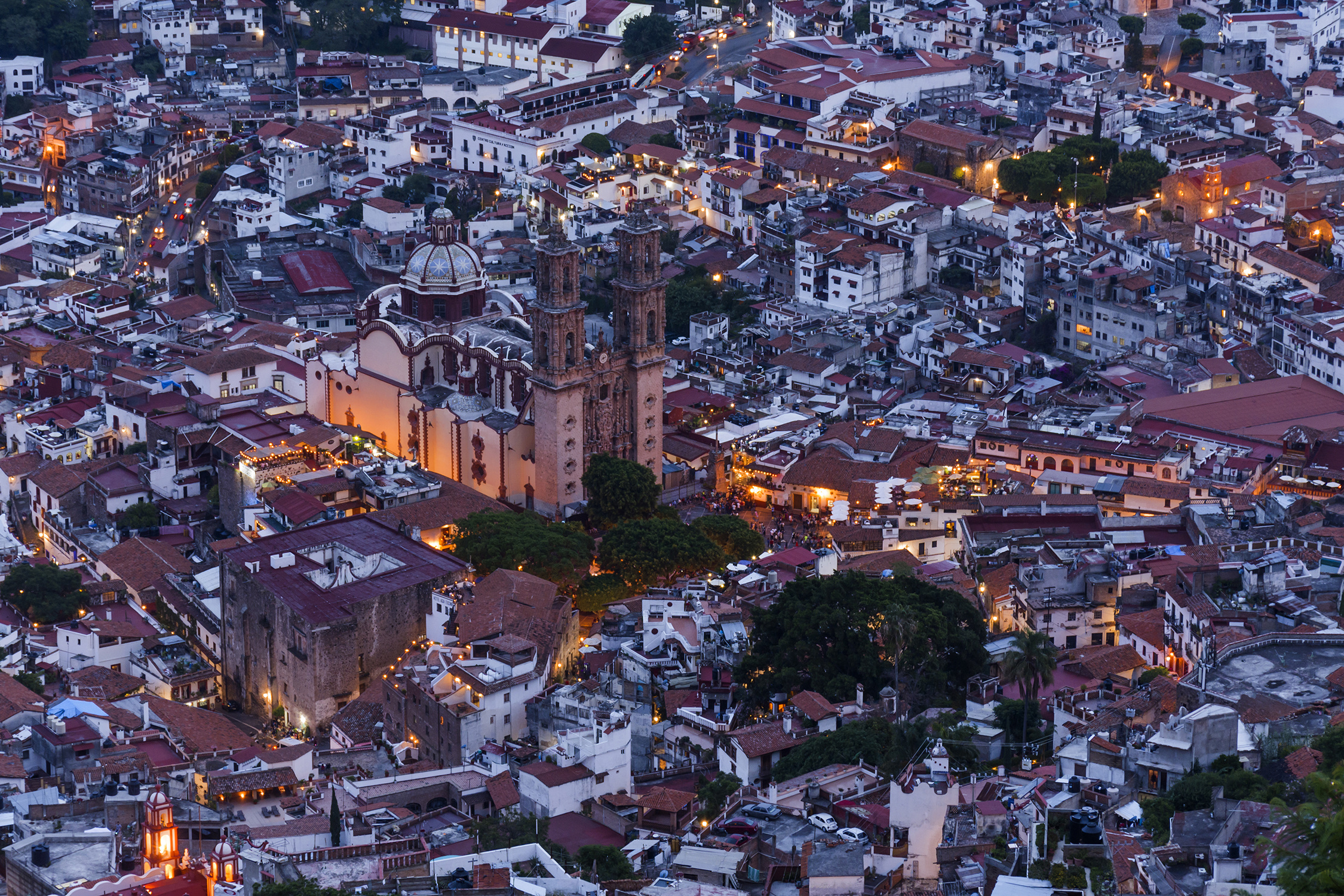 TAXCO, AZUL Y ORO