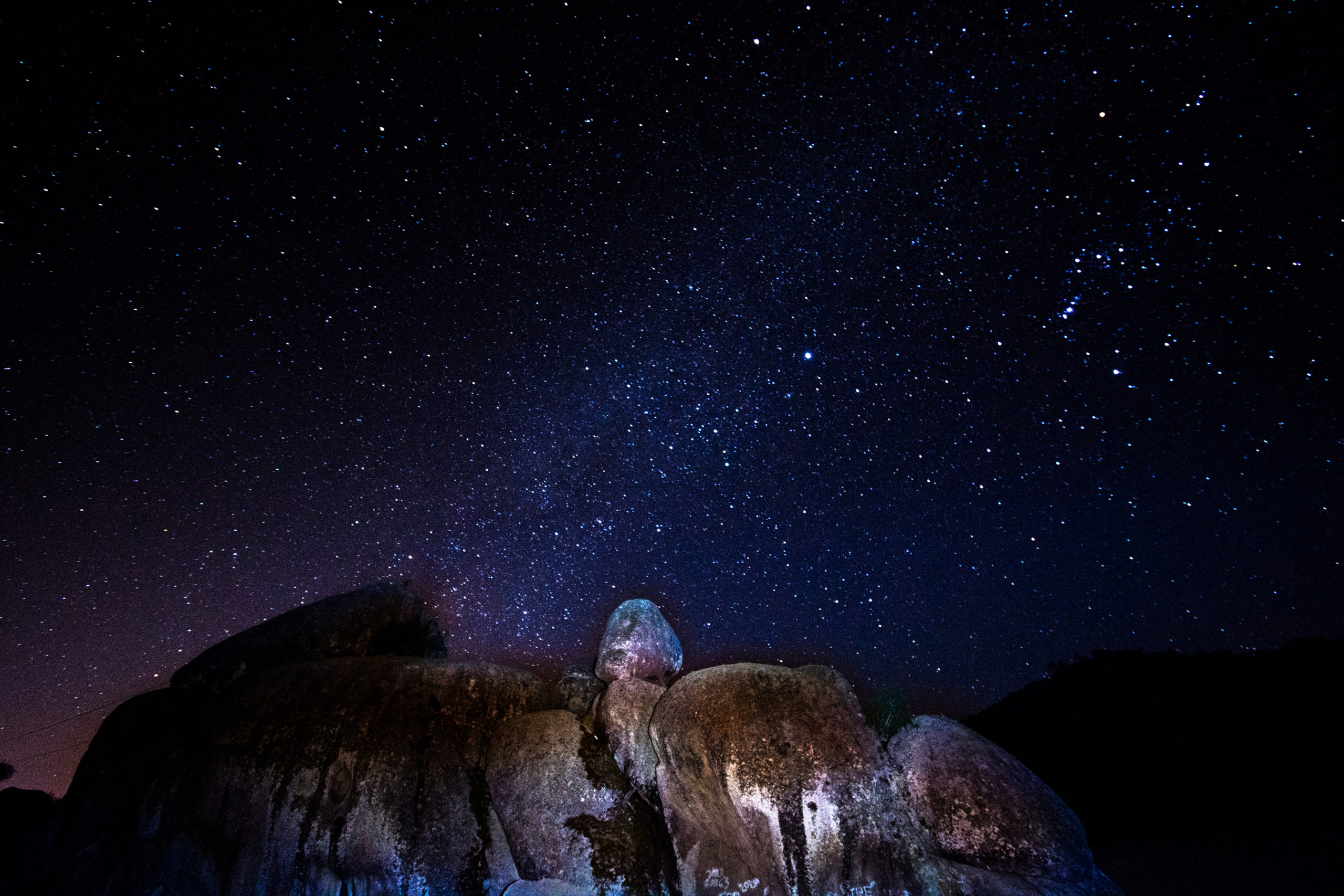 Galaxia en las rocas