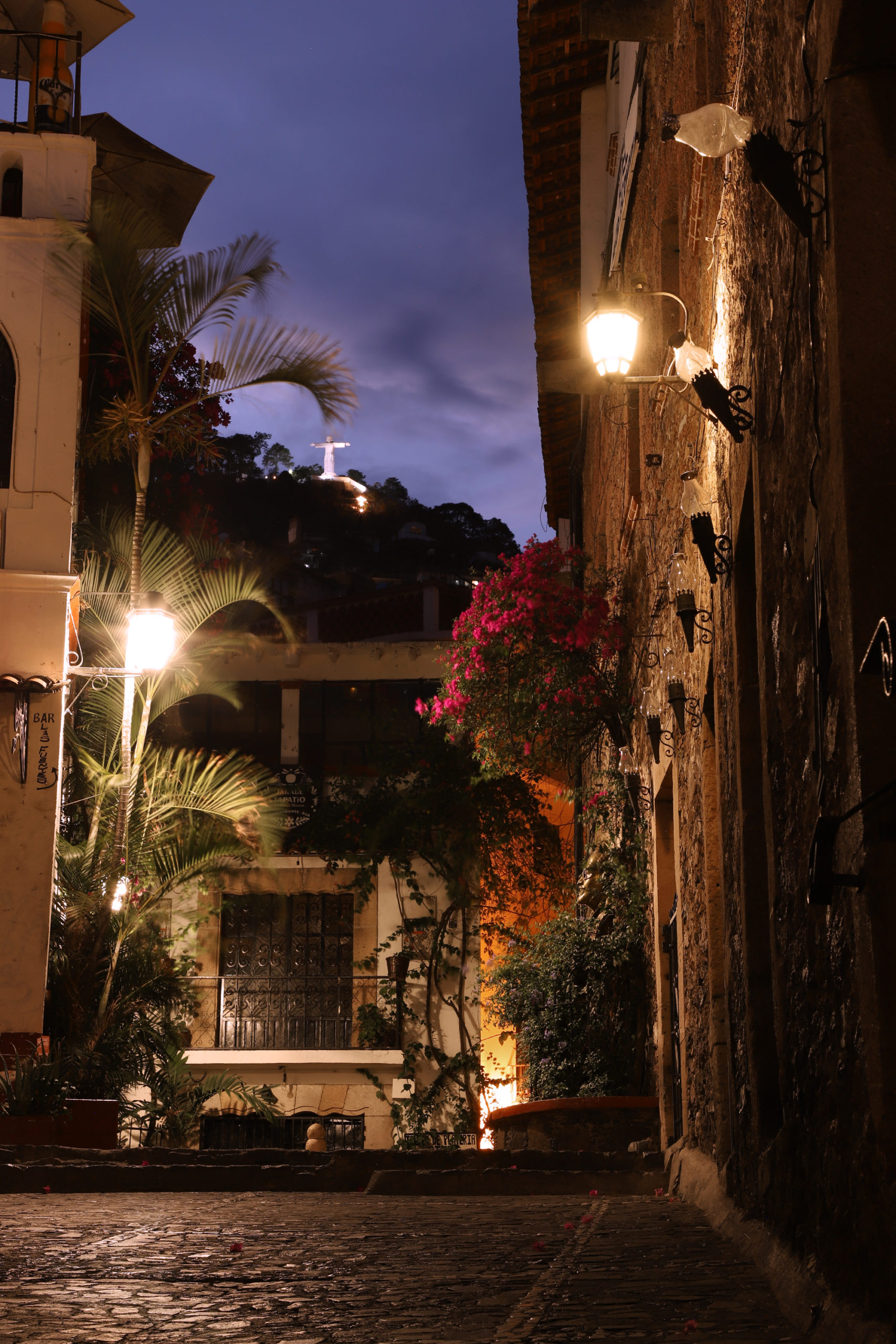 Vista del Cristo Monumental de Taxco de Alarcón Guerrreo .