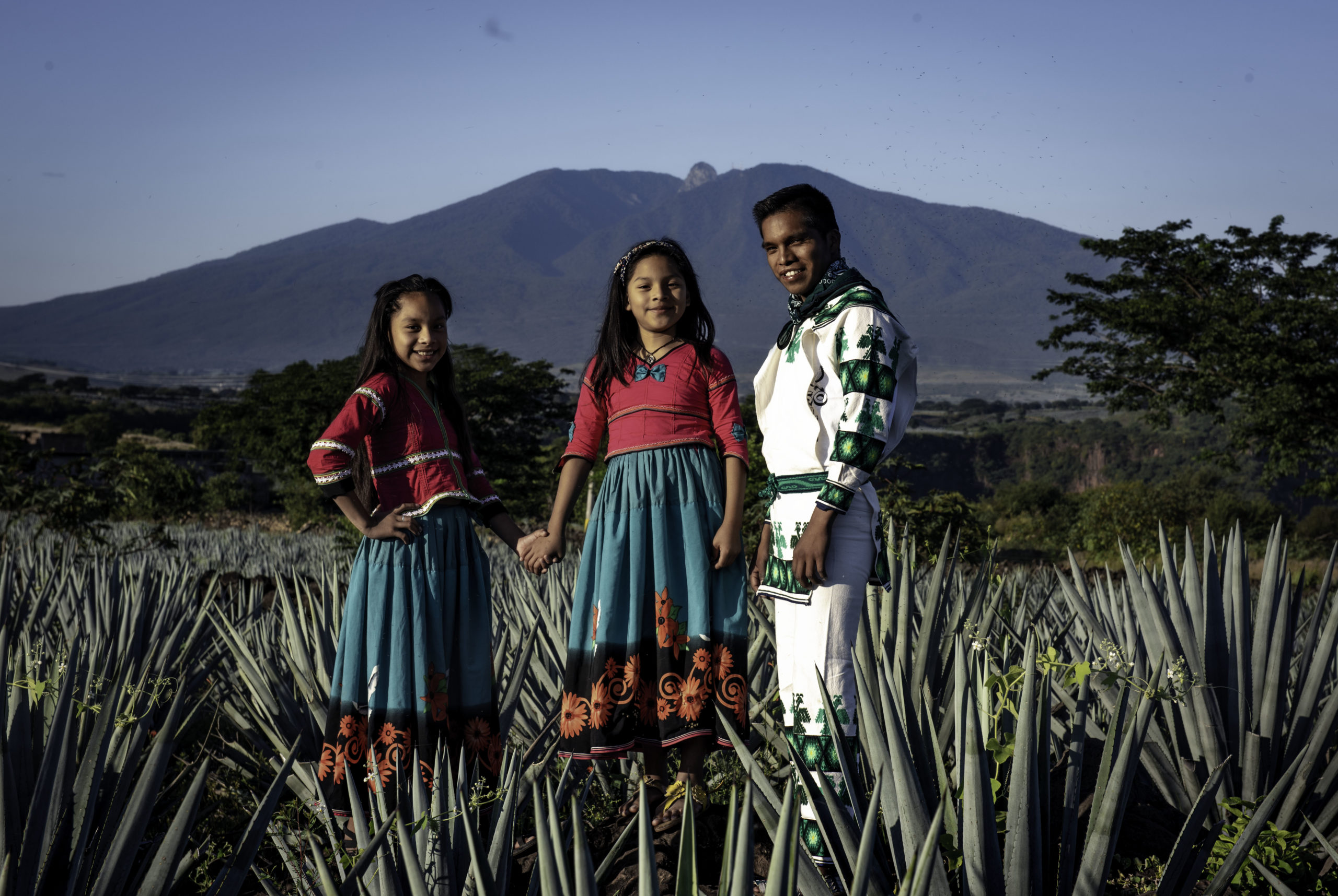 huicholes al amanecer en tequila