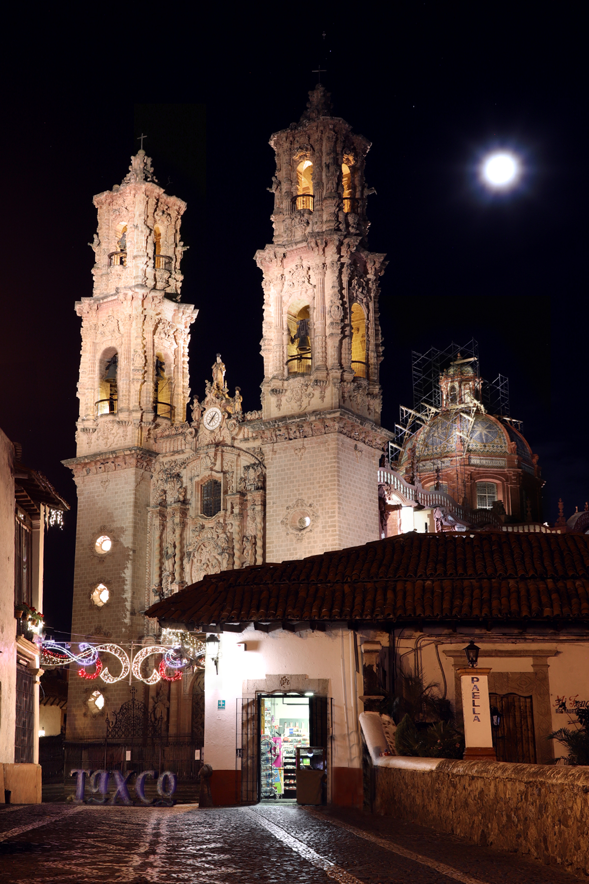 Si me das una ruta en Guerrero que sea a Taxco de Alarcón.